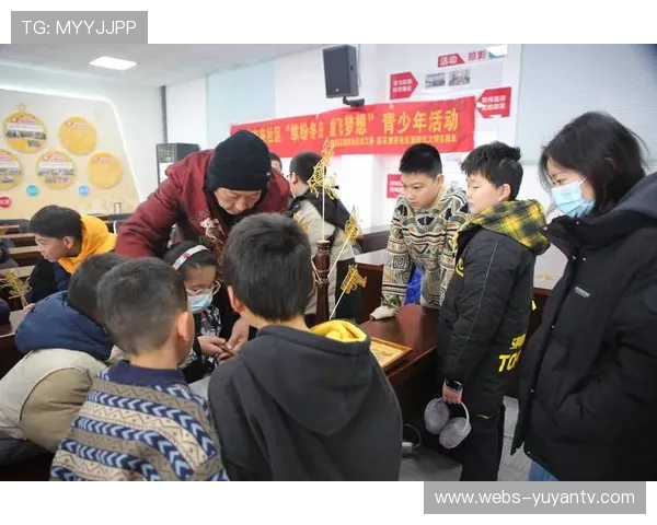 柏林联合球迷自发修缮球场，传承俱乐部社区文化