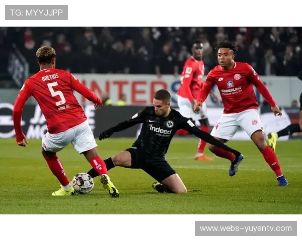 阿贾克斯1-2奥林匹亚科斯，希腊客场氛围成主场球队攻坚障碍